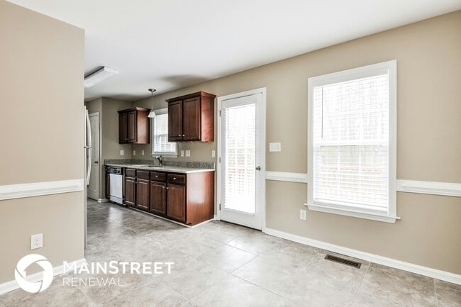 Photo - 156 Old Pebble Ln