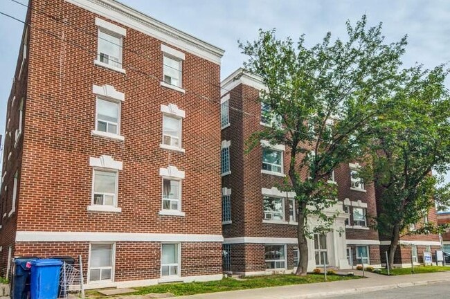 Building Photo - Donlands Apartments Unit 1 Bedroom