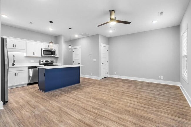 Photo - 307 Jonathan Wade Cir