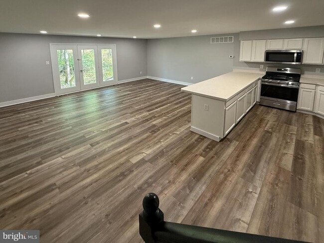 Photo - 404 Dylan Dr
