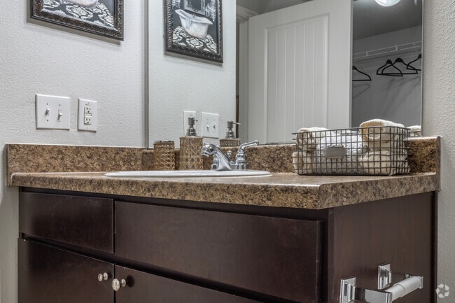 1BR, 1BA - 716 SF (A1)