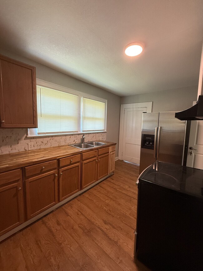 Photo - 1417 Bessemer Rd