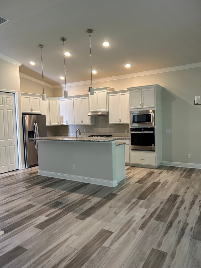 Photo - 427 W Doerr Path