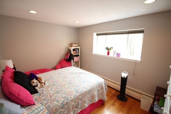 Photo - 2 BED WITH PARKING AND LAUNDRY IN UNIT ON THE ALLSTON/BRIGHTON/BROOKLINE LINE