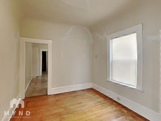 Photo - 231 Athol Ave