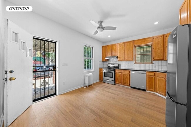 Photo - 43-07 60th St