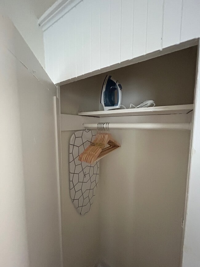 Furnished on Flint