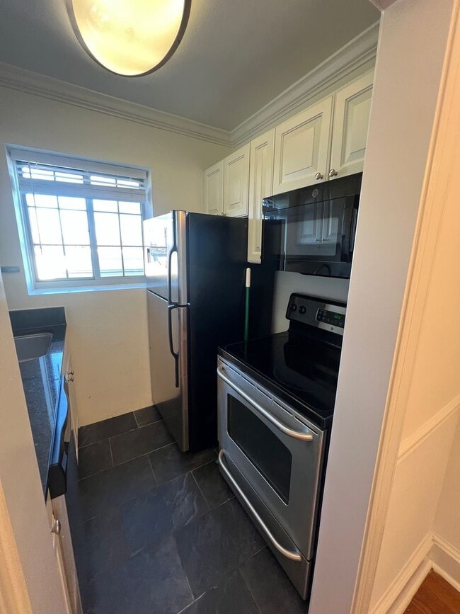 Photo - Wonderful studio condo in the heart of Old Town!!