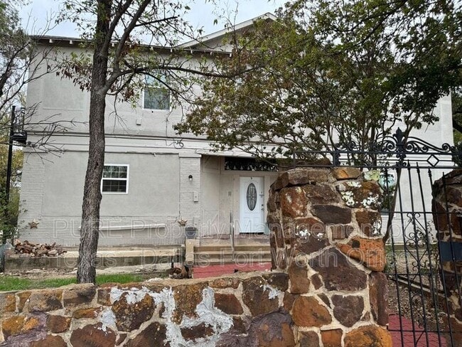 Building Photo - 2932 Haynie St