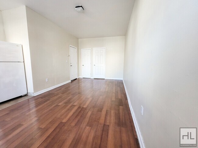 Photo - NEPTUNE AVENUE Unit 11400