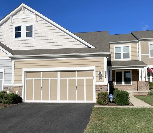Spectacular 4 Bed 3.5 Bath Townhouse In Br... - Spectacular 4 Bed 3.5 Bath Townhouse In Br...