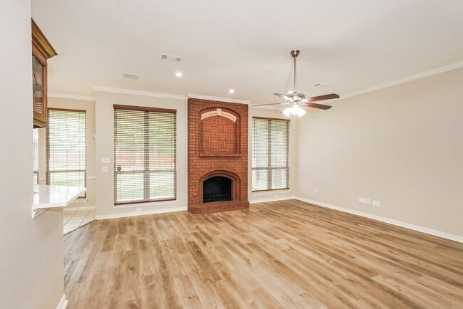 Photo - 708 St Johns Dr