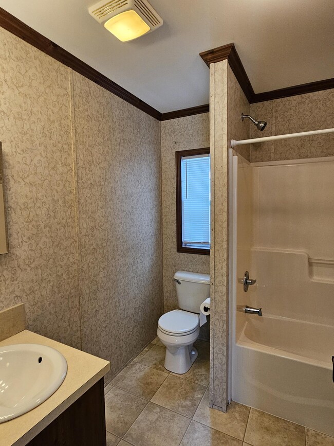 Photo - 419 Elmwood Cir