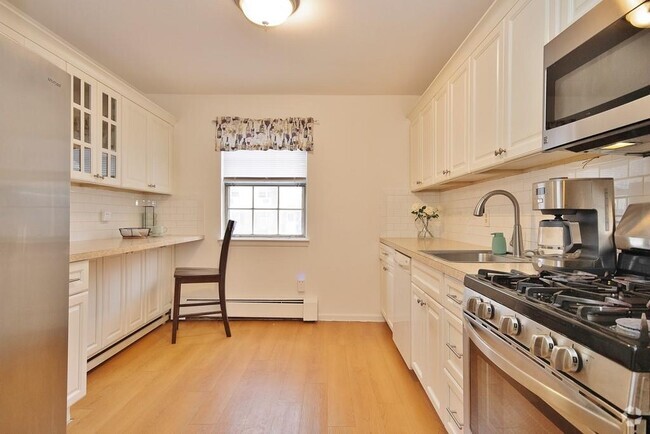 Building Photo - 292 Parkside Dr Rental