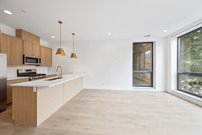 Photo - 1313 W Taylor St