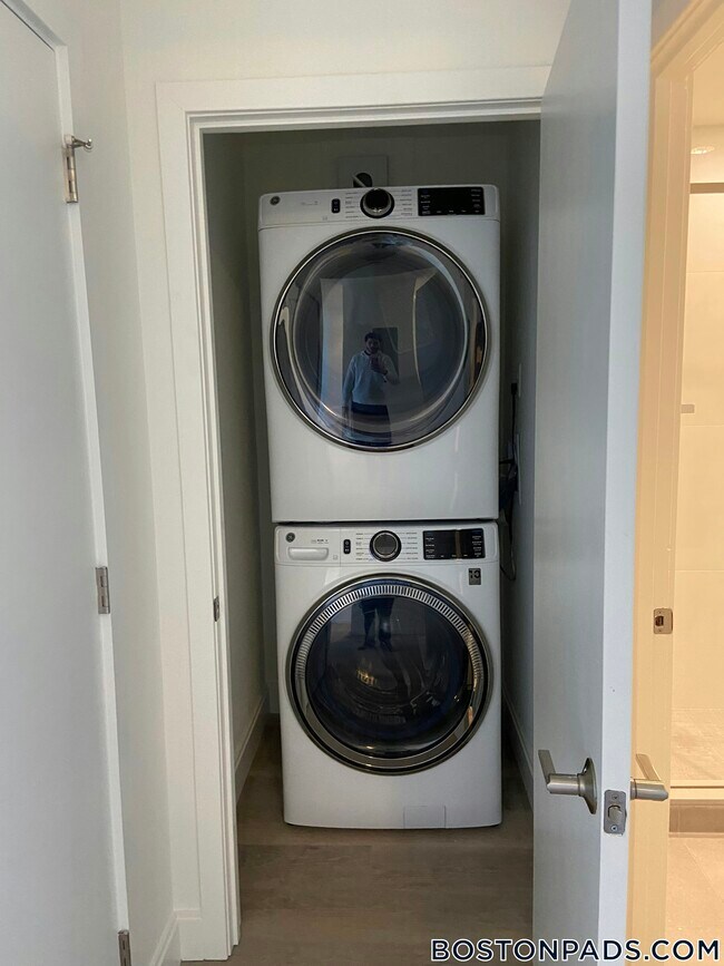 Photo - 1079 Commonwealth Ave Unidad 409