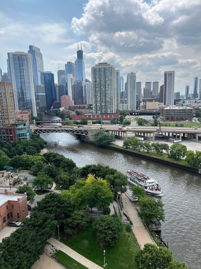 Building Photo - 700 N Larrabee St Unit 1212