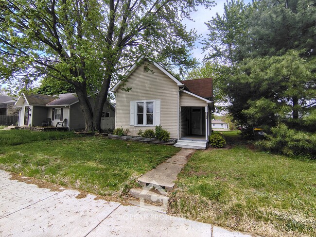 Photo - 1120 W 4th St Casa