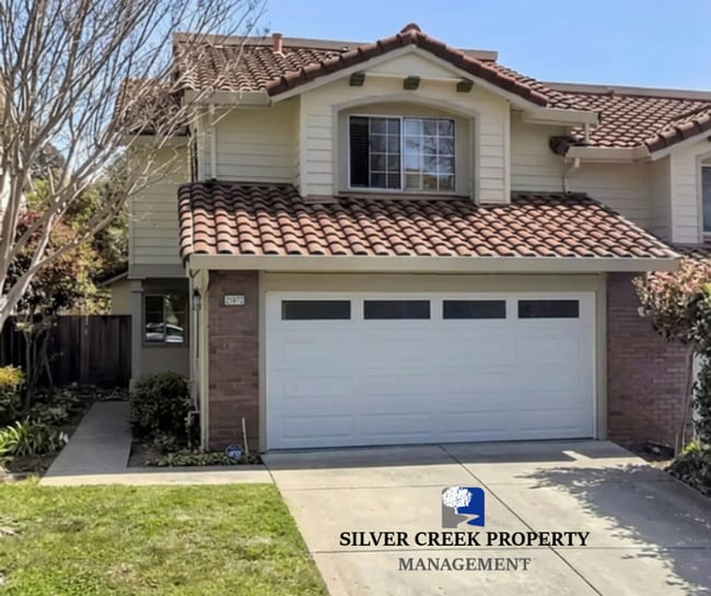 Photo - 21072 Greenwood Cir