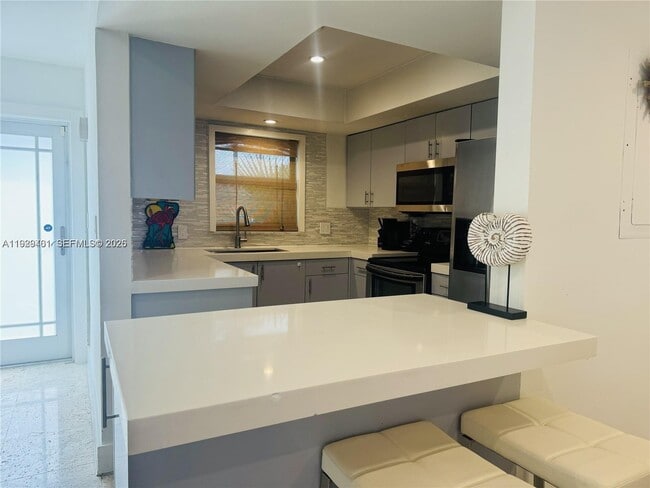 Photo - 1987 NE 123rd St