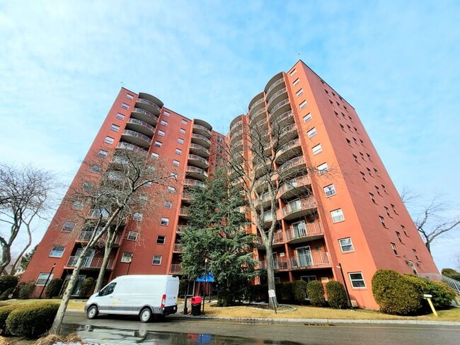 Building Photo - 115 W Squantum St Unit 1106 Rental
