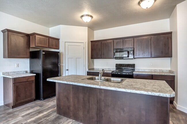 Photo - 5667 Island Ridge Dr