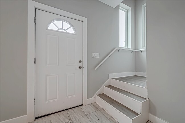 Photo - 119 E 32nd St