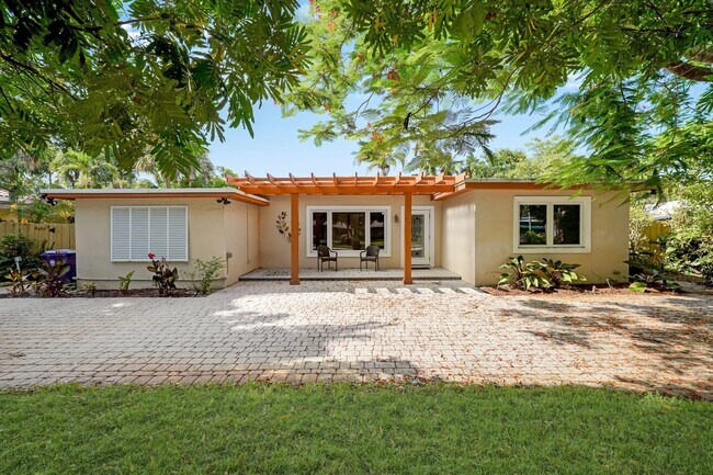 Photo - 401 NW 21st Ct