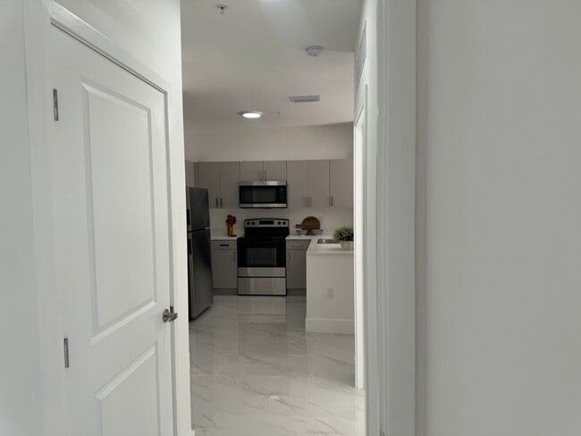 Photo - 1453 W 29th St