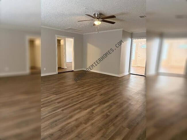 Photo - 3611 Pelton Rd