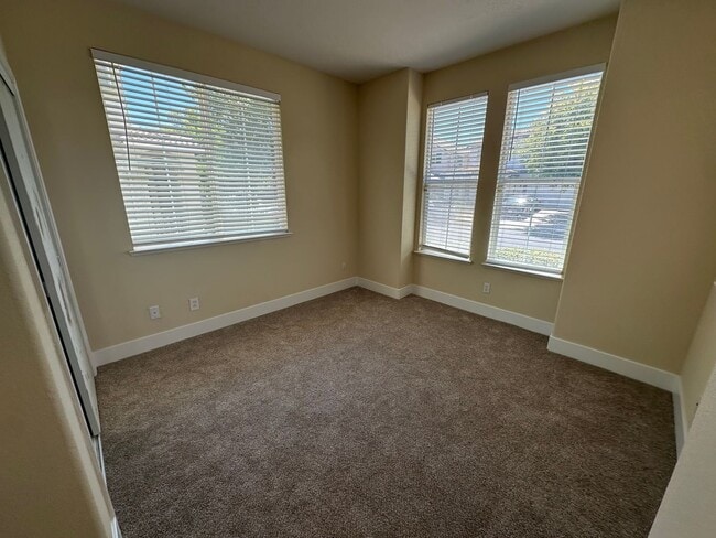 Photo - Brighton Station Beauty, 5 Bedroom. 3 Baths Brentwood Home