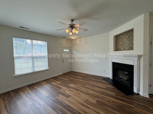 Photo - 416 Colwick Ln