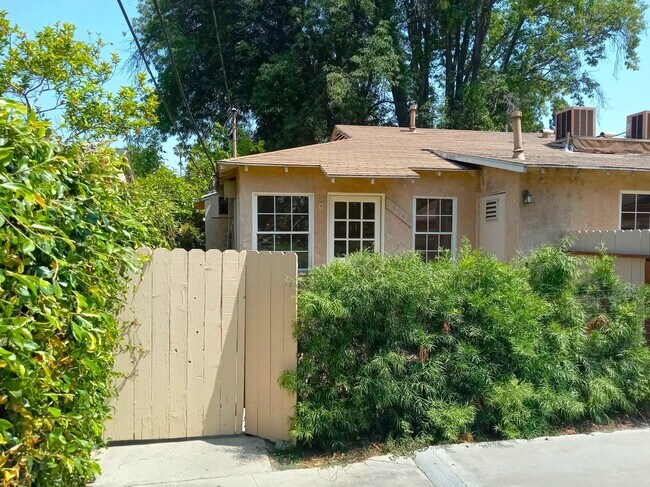 Photo - 13542 Wyandotte St Unit -