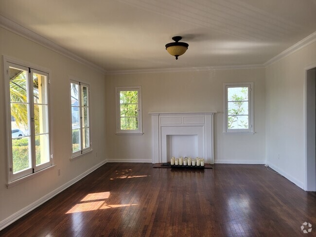 Building Photo - 1930 S Longwood Ave Unit 1930 Rental