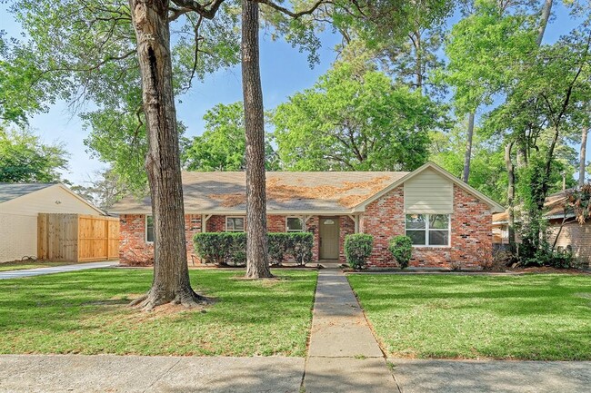Photo - 10050 Cedardale Dr House