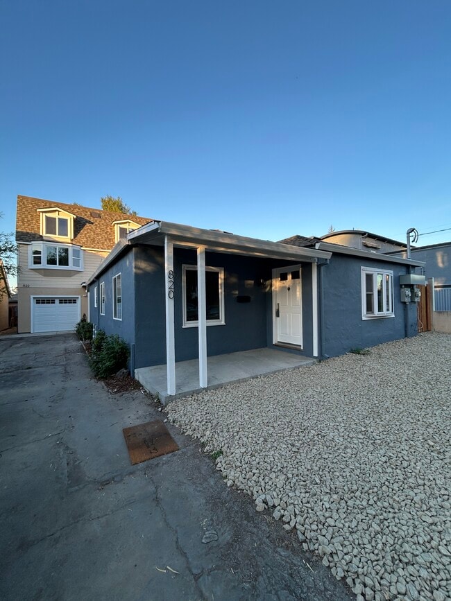 Building Photo - 820 Jackson St