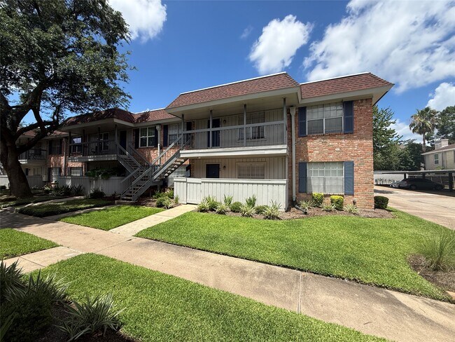 Building Photo - 2250 Bering Dr Unit 66