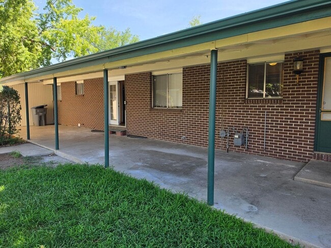 Photo - 1403 Frontier St