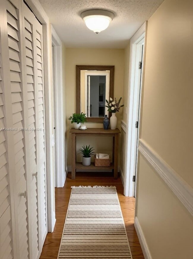 Building Photo - 1750 W 46th St Unit 0