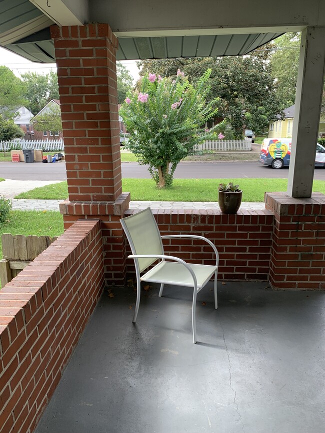 Photo - 2243 Gilmore St