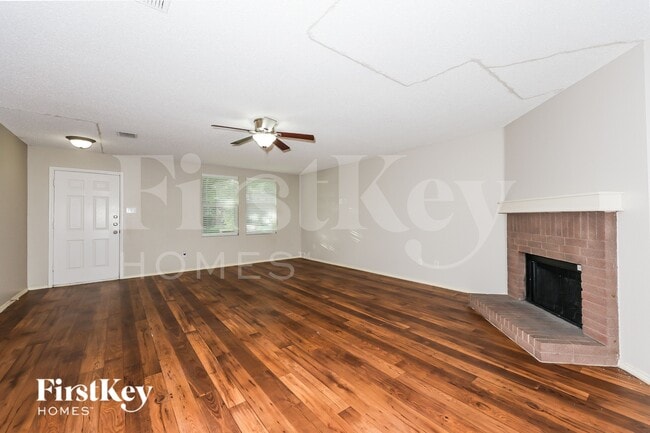 Photo - 614 Silvertop Rd