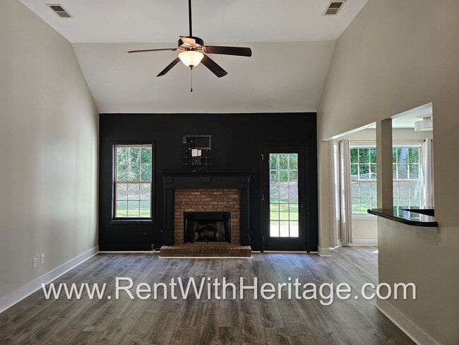 Photo - 182 Saddleridge Dr