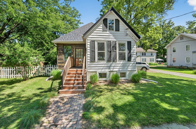 Vista frontal de la casa - 302 Van Deusen St