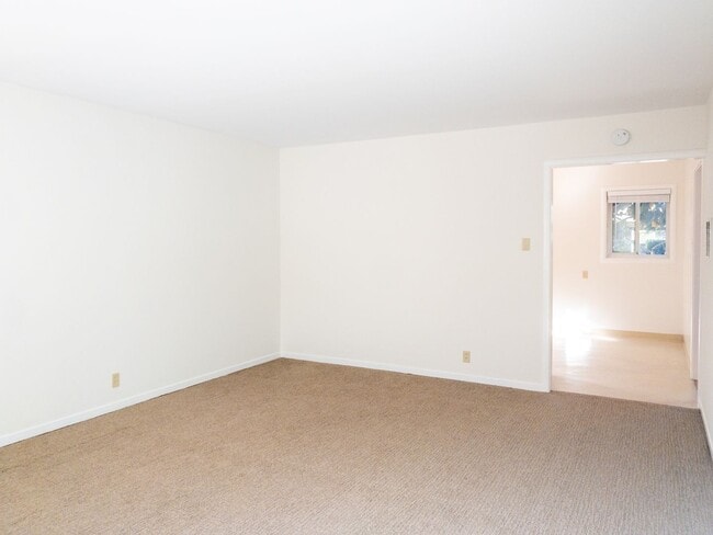 Photo - 36 Ross Ave Unit 36 Ross Avenue #07