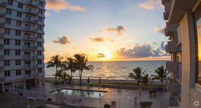 Building Photo - 3301 S Ocean Blvd Unit 206 Rental