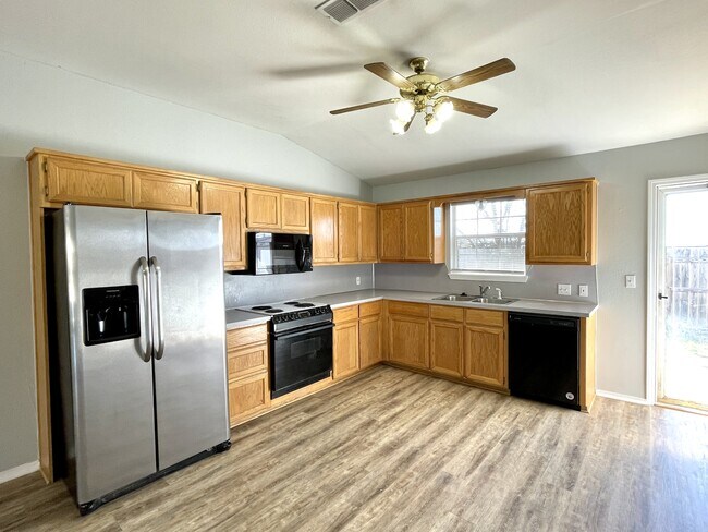 Photo - 2301 Cimmaron Dr