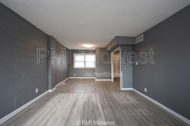 Photo - 6060 E 16th St