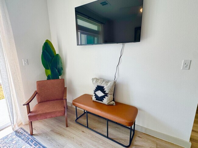 Photo - 1301 Leah Ave Unidad SI FL1-ID1499098P