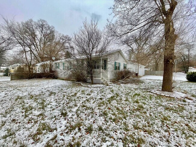 Building Photo - Three Bedroom Home in Muskegon