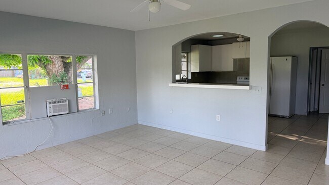 Photo - 1509 55th Ave W